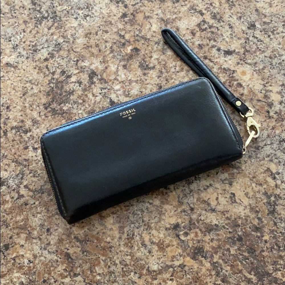 Black fossil wallet